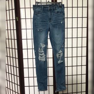 American Eagle Distressed Hi Rise Jeans Denim Pant